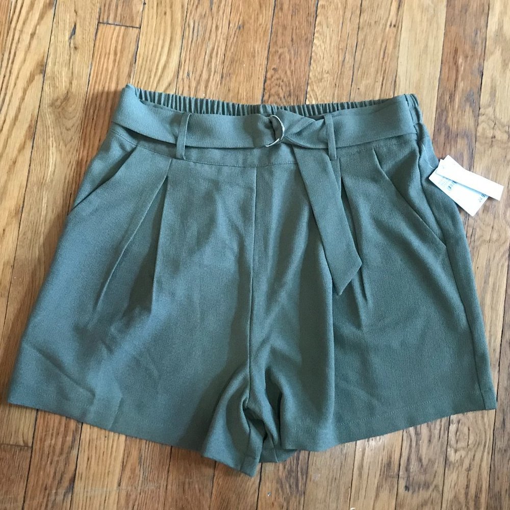 olive/army green belted dressy shorts (size large)
